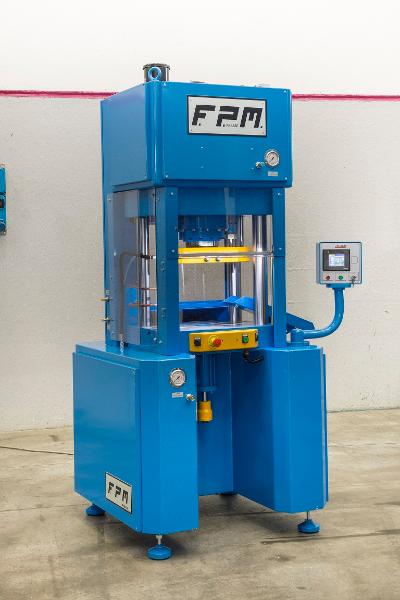 FPM / Ton 40 4 columns hydraulic press